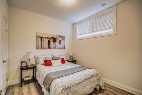Photo 6 at 112 - 23 Eldora Avenue, Newtonbrook West, Toronto