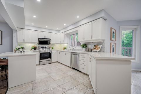 Photo 11 at 753 College Manor Drive, College Manor, Newmarket
