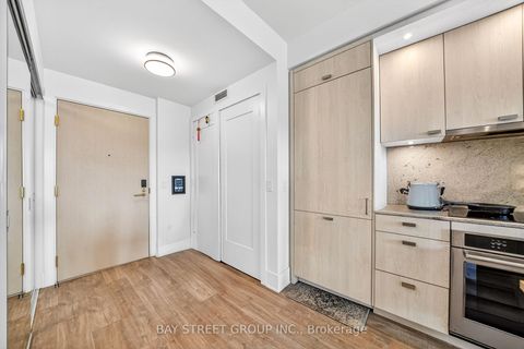 Photo 9 at 801 - 480 Front Street W, Waterfront Communities C1, Toronto
