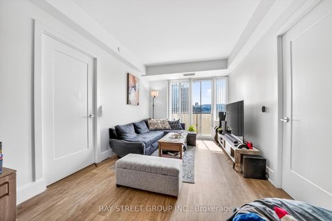 Photo 12 at 801 - 480 Front Street W, Waterfront Communities C1, Toronto