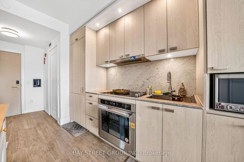 Photo 15 at 801 - 480 Front Street W, Waterfront Communities C1, Toronto