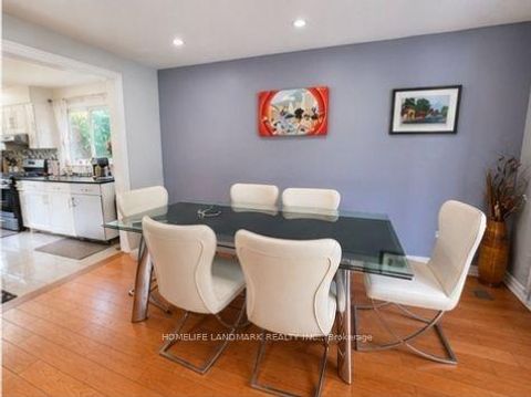 Photo 4 at 5 Collingsbrook Boulevard, L'Amoreaux, Toronto