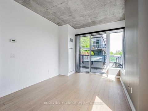 Photo 3 at 320 - 1030 King Street W, Niagara, Toronto