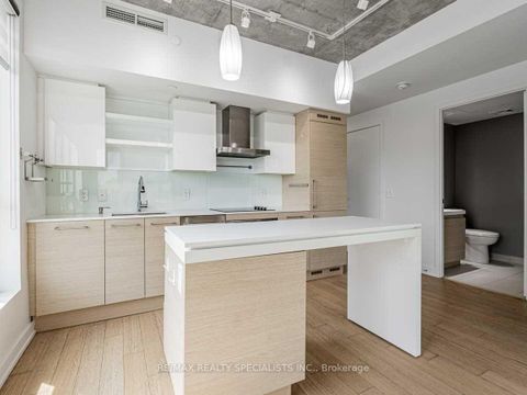 Photo 6 at 320 - 1030 King Street W, Niagara, Toronto