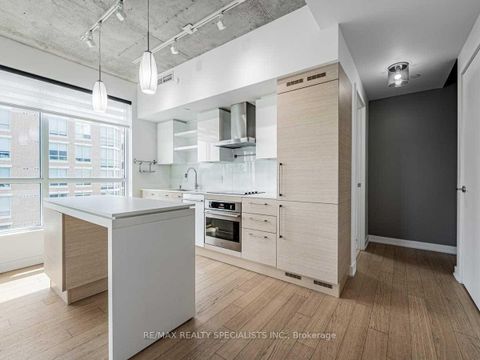 Photo 7 at 320 - 1030 King Street W, Niagara, Toronto