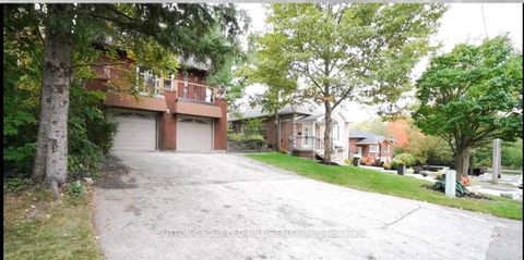 Photo 2 at 19 Cardell Avenue, Pelmo Park W4, Toronto