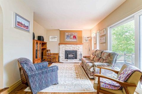 Photo 6 at 19 Cardell Avenue, Pelmo Park W4, Toronto