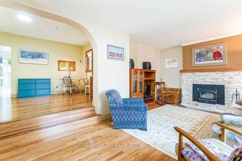 Photo 7 at 19 Cardell Avenue, Pelmo Park W4, Toronto