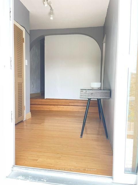 Photo 9 at 19 Cardell Avenue, Pelmo Park W4, Toronto