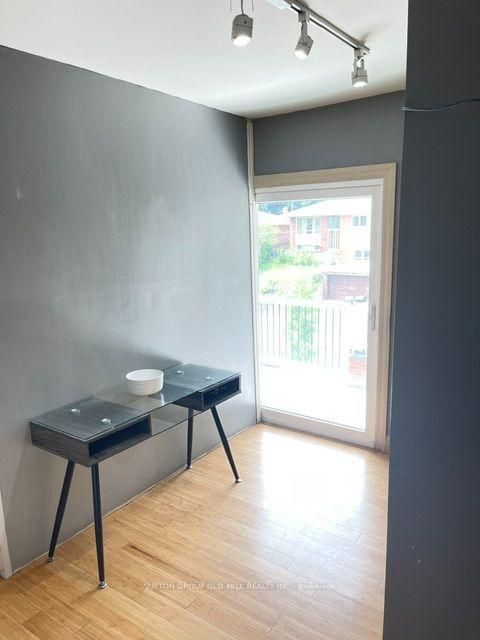 Photo 10 at 19 Cardell Avenue, Pelmo Park W4, Toronto