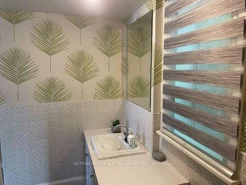 Photo 14 at 19 Cardell Avenue, Pelmo Park W4, Toronto