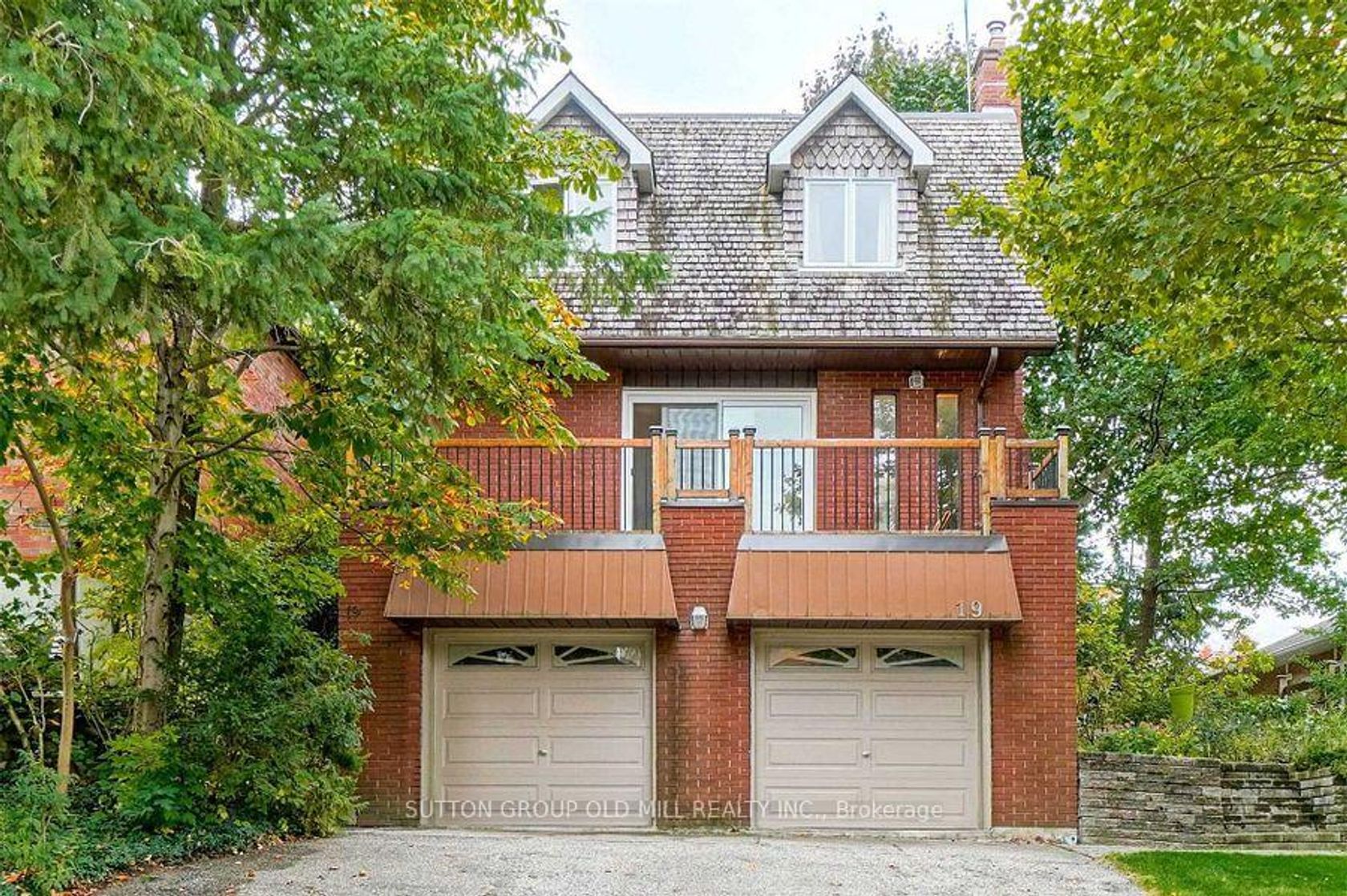 19 Cardell Avenue, Pelmo Park W4, Toronto 