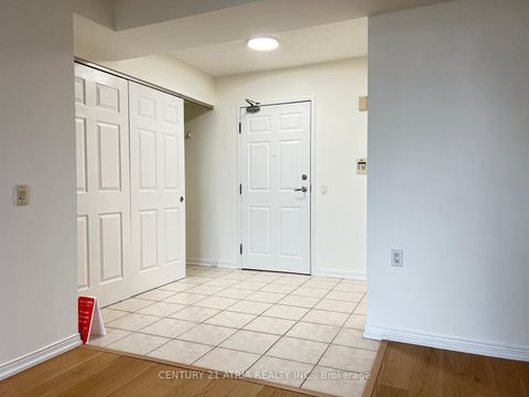 Photo 2 at 904 - 2800 Warden Avenue, L'Amoreaux, Toronto