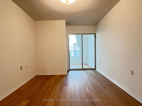 Photo 12 at 904 - 2800 Warden Avenue, L'Amoreaux, Toronto