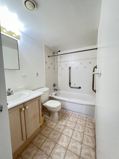 Photo 13 at 904 - 2800 Warden Avenue, L'Amoreaux, Toronto