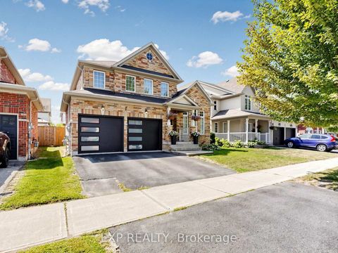 Photo 1 at 9 Carness Crescent, Keswick South, Georgina