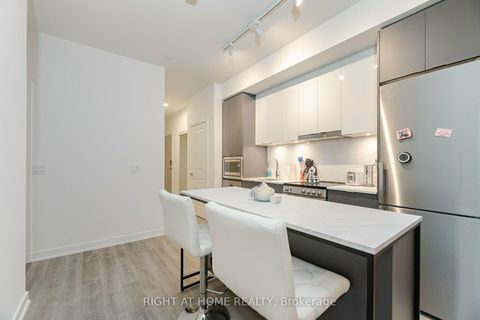 Photo 8 at 226 - 50 Upper MAll Way, Brownridge, Vaughan