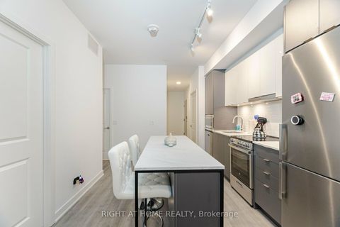 Photo 9 at 226 - 50 Upper MAll Way, Brownridge, Vaughan