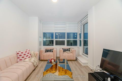 Photo 13 at 226 - 50 Upper MAll Way, Brownridge, Vaughan
