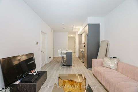 Photo 15 at 226 - 50 Upper MAll Way, Brownridge, Vaughan