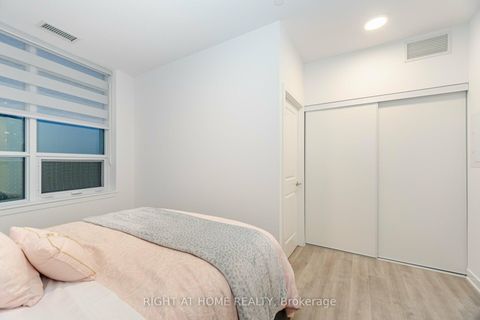 Photo 18 at 226 - 50 Upper MAll Way, Brownridge, Vaughan