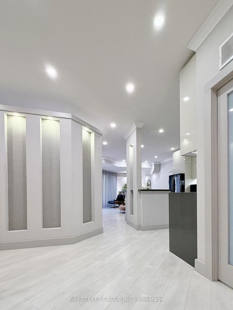 Photo 2 at 606 - 55 Harbour Square, Waterfront Communities C1, Toronto