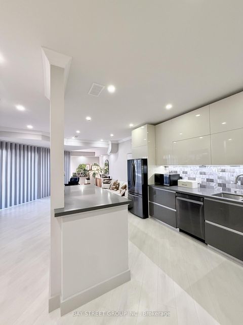 Photo 3 at 606 - 55 Harbour Square, Waterfront Communities C1, Toronto