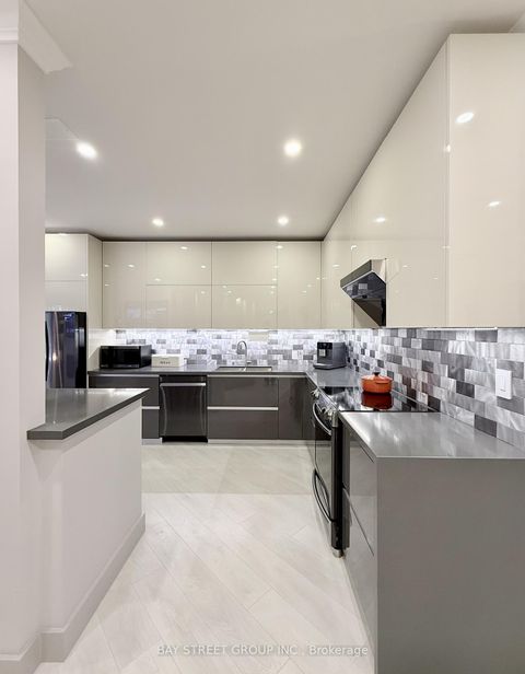 Photo 4 at 606 - 55 Harbour Square, Waterfront Communities C1, Toronto