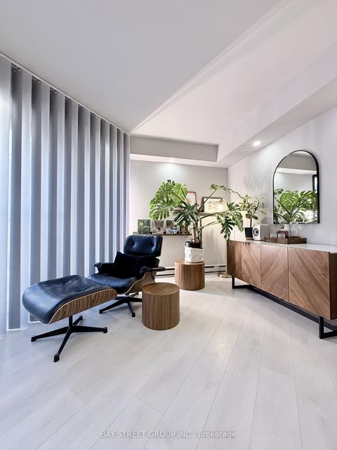 Photo 11 at 606 - 55 Harbour Square, Waterfront Communities C1, Toronto