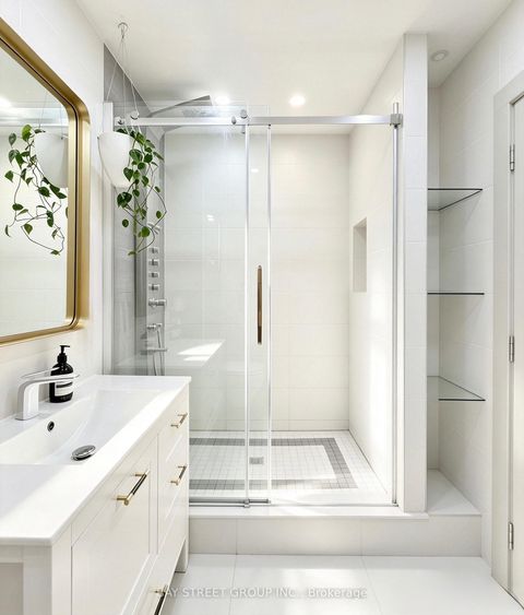 Photo 18 at 606 - 55 Harbour Square, Waterfront Communities C1, Toronto