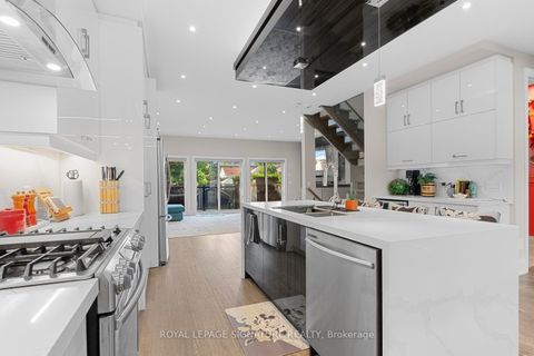 Photo 8 at 8 Dunkirk Road, East York, Toronto