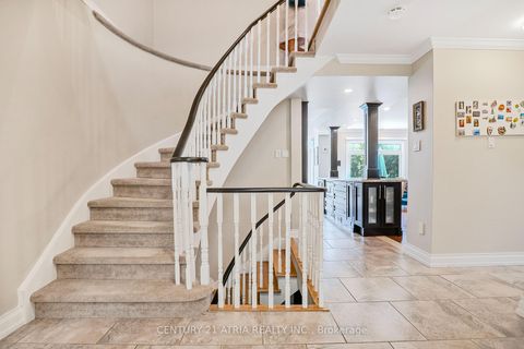 Photo 3 at 57 Ashfield Drive, Oak Ridges Lake Wilcox, Richmond Hill