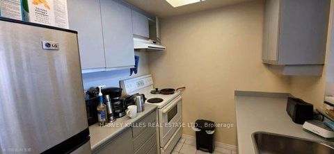 Photo 7 at 511 - 7 Concorde Place, Don Mills, Toronto
