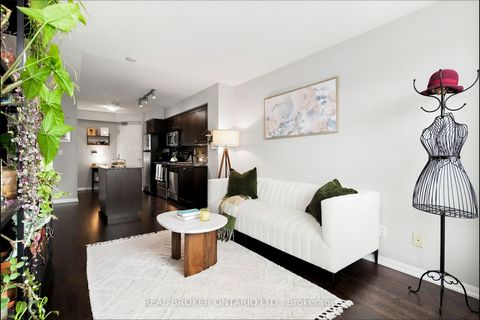 Photo 4 at 1312 - 215 Fort York Boulevard, Niagara, Toronto