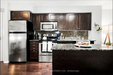 Photo 11 at 1312 - 215 Fort York Boulevard, Niagara, Toronto