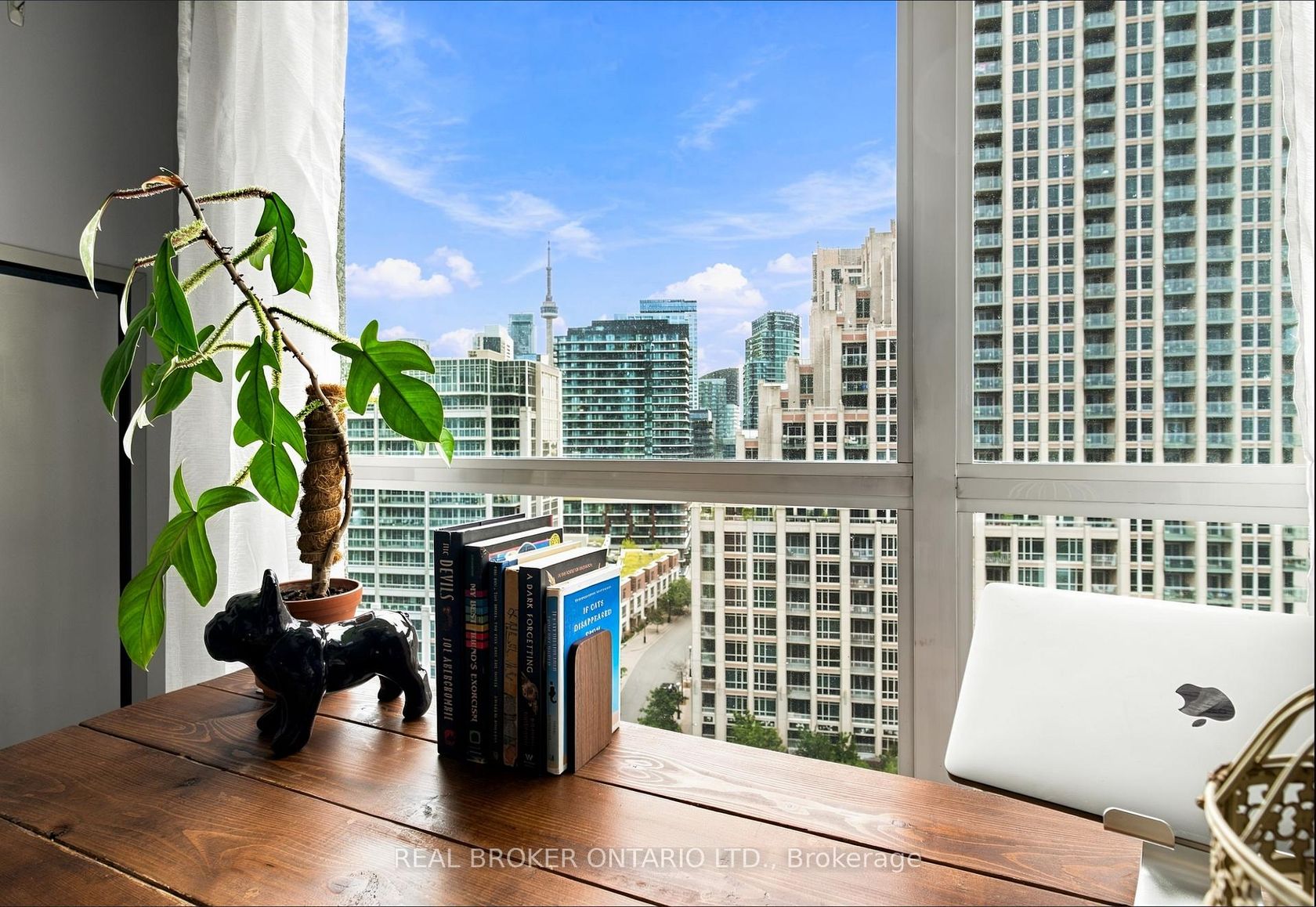 1312 - 215 Fort York Boulevard, Niagara, Toronto 