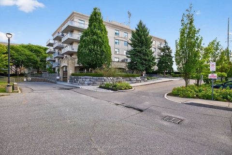 Photo 1 at 509 - 2500 Rutherford Road, Maple, Vaughan