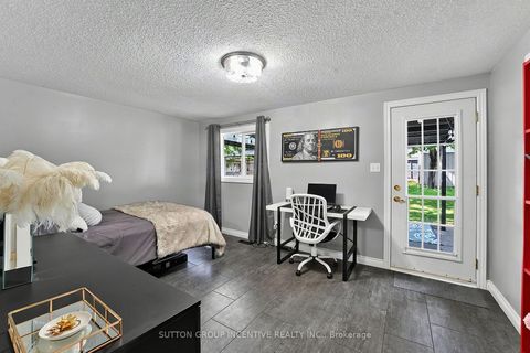 Photo 13 at 35 Jills Court, Grove East, Barrie
