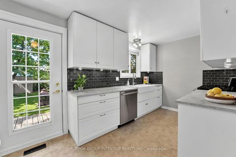 Photo 17 at 35 Jills Court, Grove East, Barrie