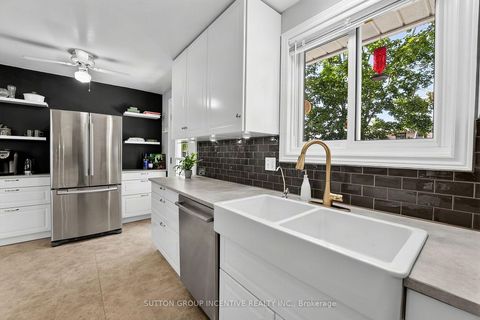 Photo 21 at 35 Jills Court, Grove East, Barrie