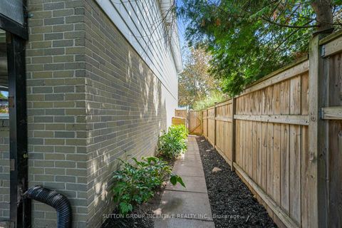 Photo 41 at 35 Jills Court, Grove East, Barrie
