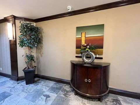 Photo 4 at 601 - 308 Palmerston Avenue, Bellwoods, Toronto