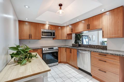 Photo 11 at 1402 - 7440 Bathurst Street, Brownridge, Vaughan