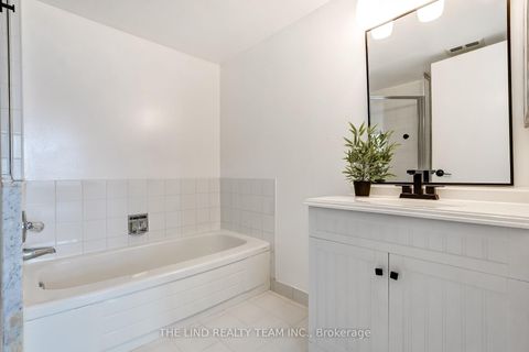 Photo 27 at 1402 - 7440 Bathurst Street, Brownridge, Vaughan