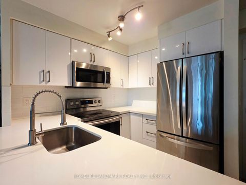 Photo 1 at 1015 - 7 Lorraine Drive, Willowdale West, Toronto