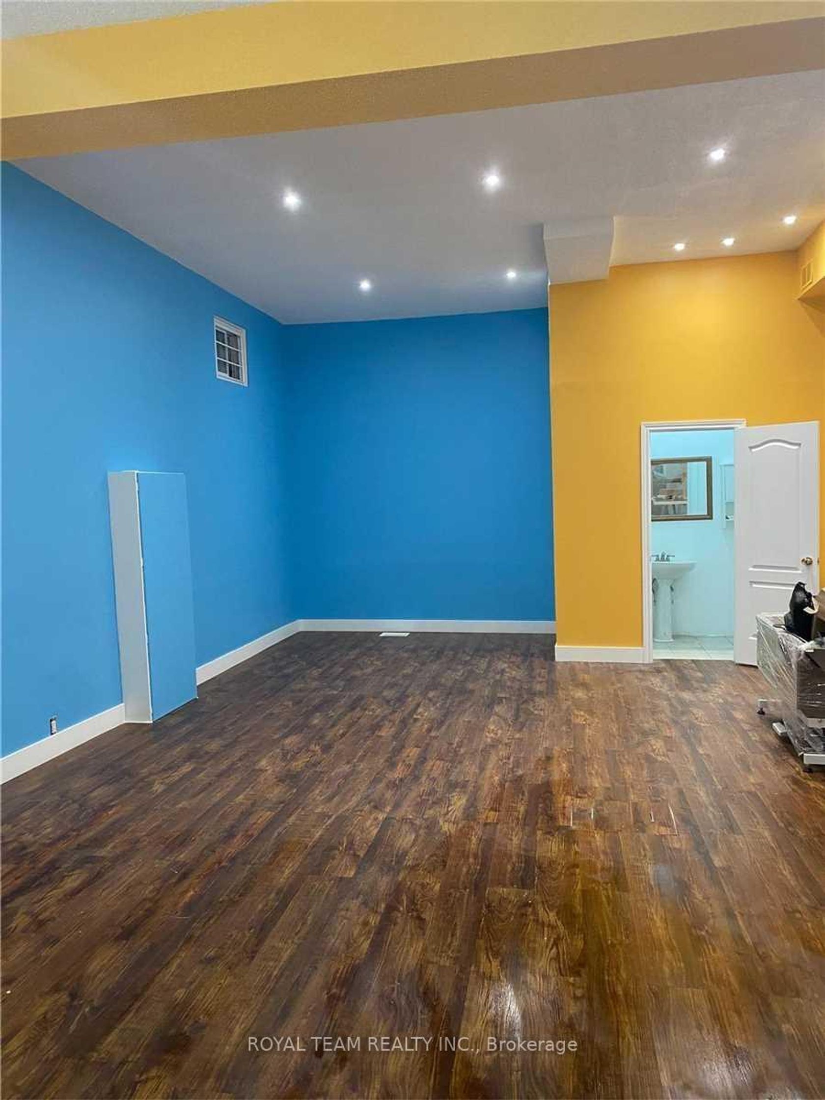106-108 King Street, Weston, Toronto 
