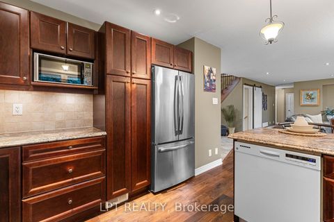 Photo 16 at 2 Birch Knoll Road, Sutton & Jackson's Point, Georgina