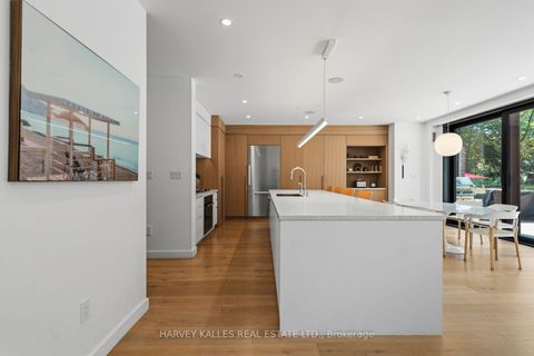 Photo 9 at 128 Lyndhurst Avenue, Casa Loma, Toronto