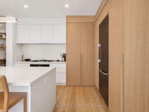 Photo 13 at 128 Lyndhurst Avenue, Casa Loma, Toronto