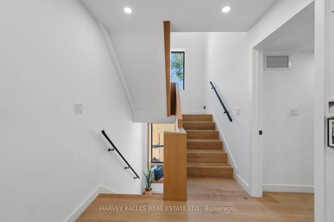 Photo 18 at 128 Lyndhurst Avenue, Casa Loma, Toronto